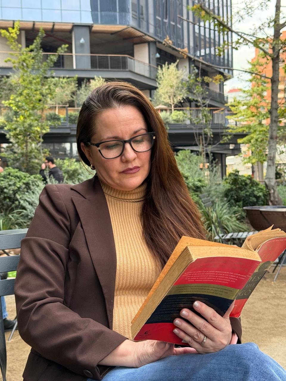 Anneris Pérez — Fundadora y Directora de AMCORD Consulting